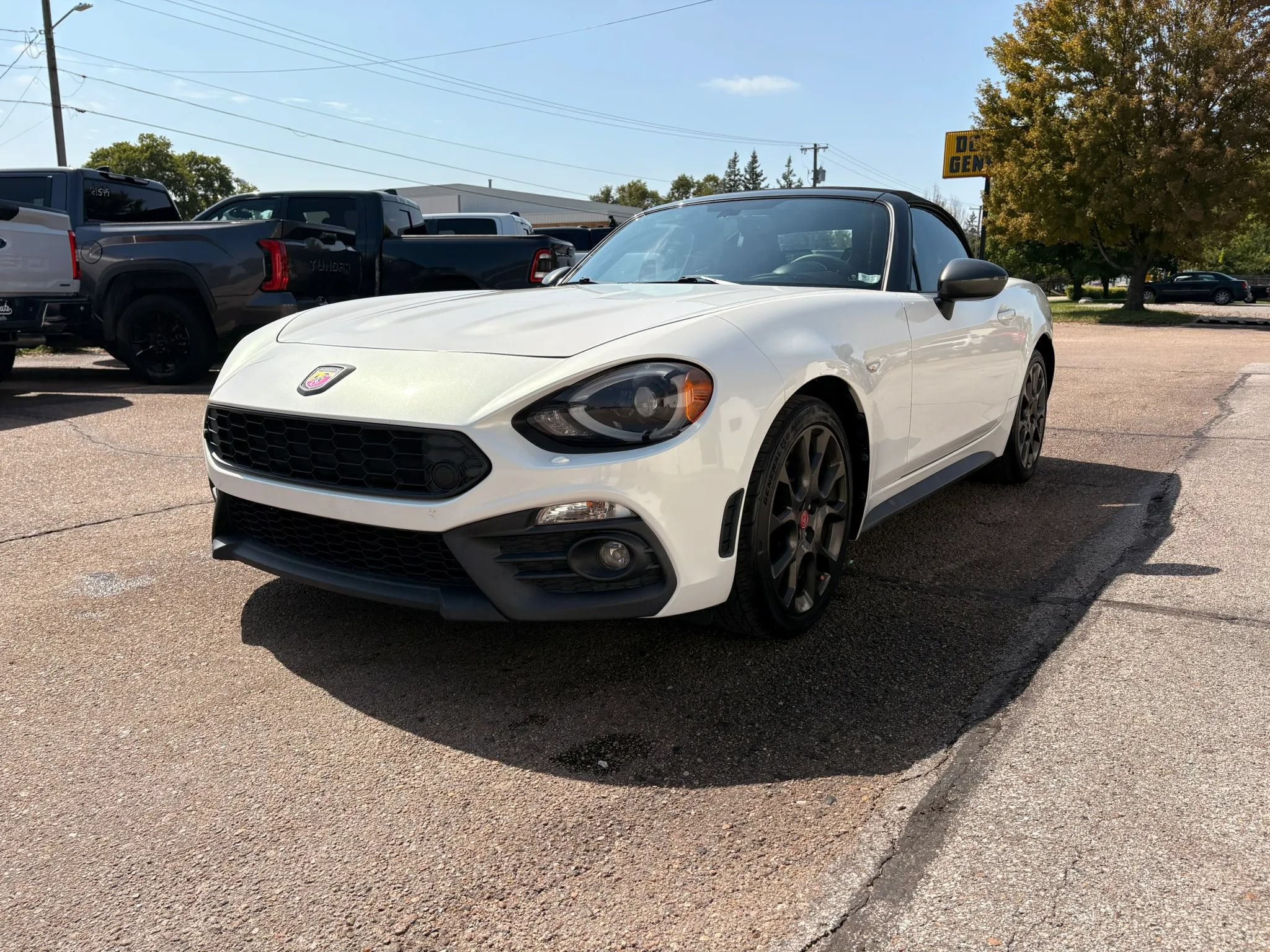 Used 2017 FIAT 124 Spider Abarth RWD image 4