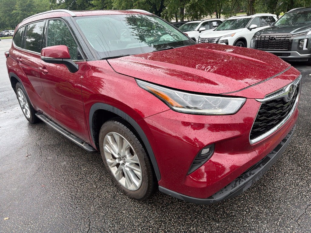 Used 2022 Toyota Highlander Limited FWD image 4