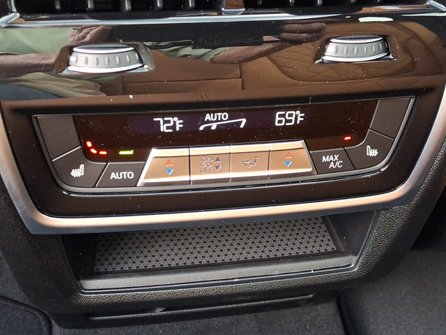 New 2026 BMW X5 xDrive50e image 6