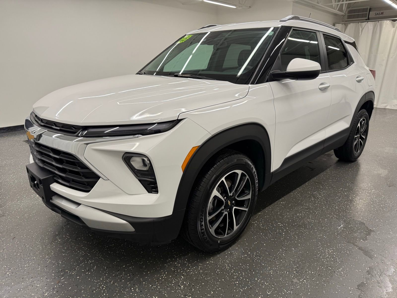 Used 2025 Chevrolet TrailBlazer LT image 4