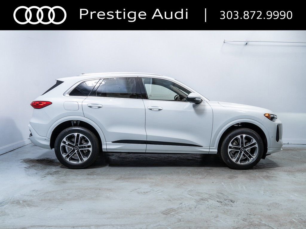 Used 2025 Audi Q5 Premium w/ Convenience Package image 9
