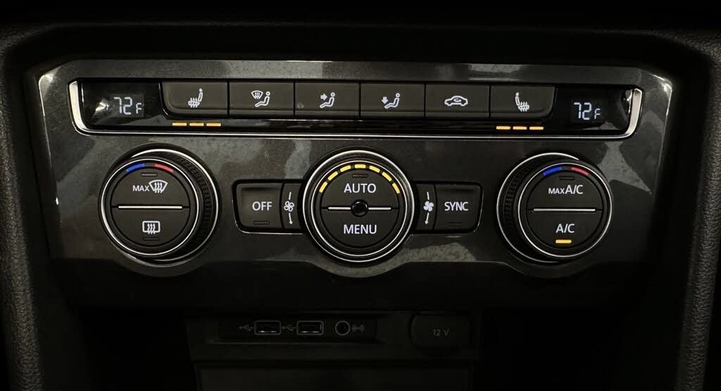 Used 2019 Volkswagen Tiguan SE w/ Panoramic Sunroof Package AWD/4WD image 28