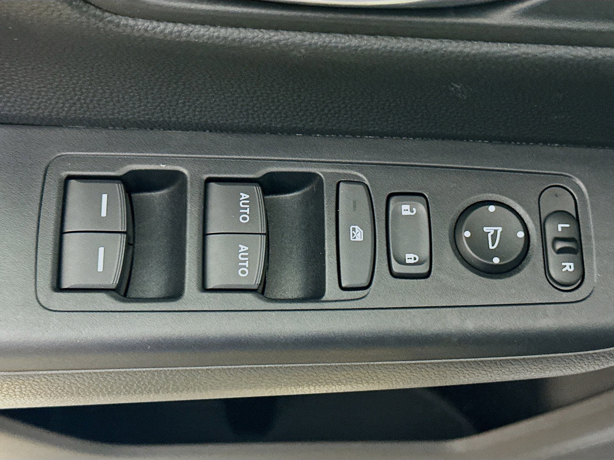 Used 2025 Honda CR-V Sport image 15