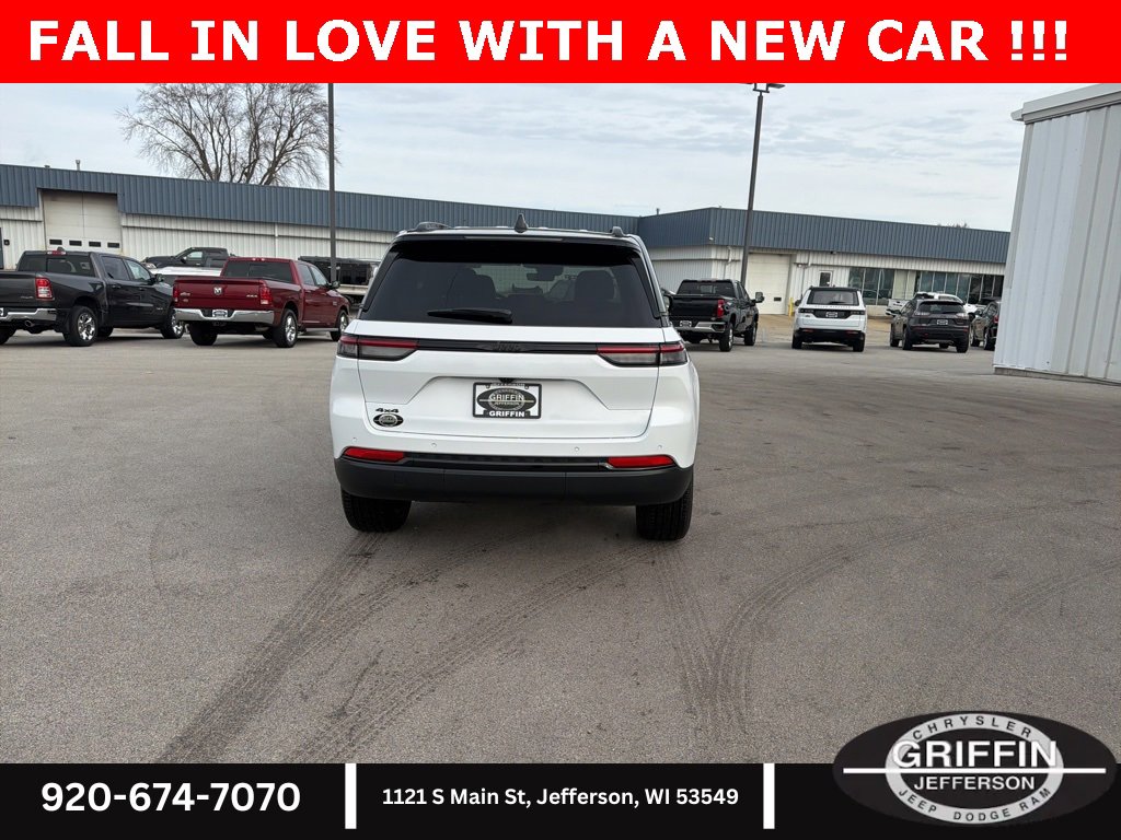New 2025 Jeep Grand Cherokee Limited w/ Trailer Tow Package image 9