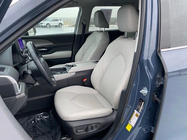 Certified 2024 Toyota Grand Highlander XLE image 21