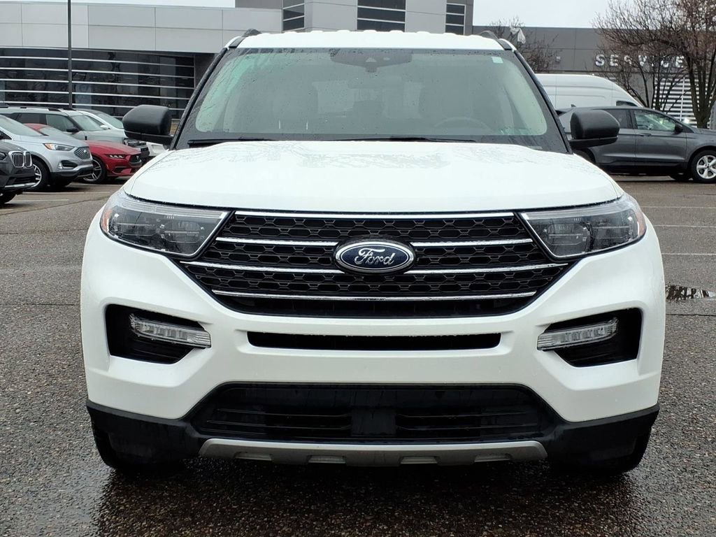 Used 2023 Ford Explorer XLT w/ Equipment Group 202A AWD/4WD image 8