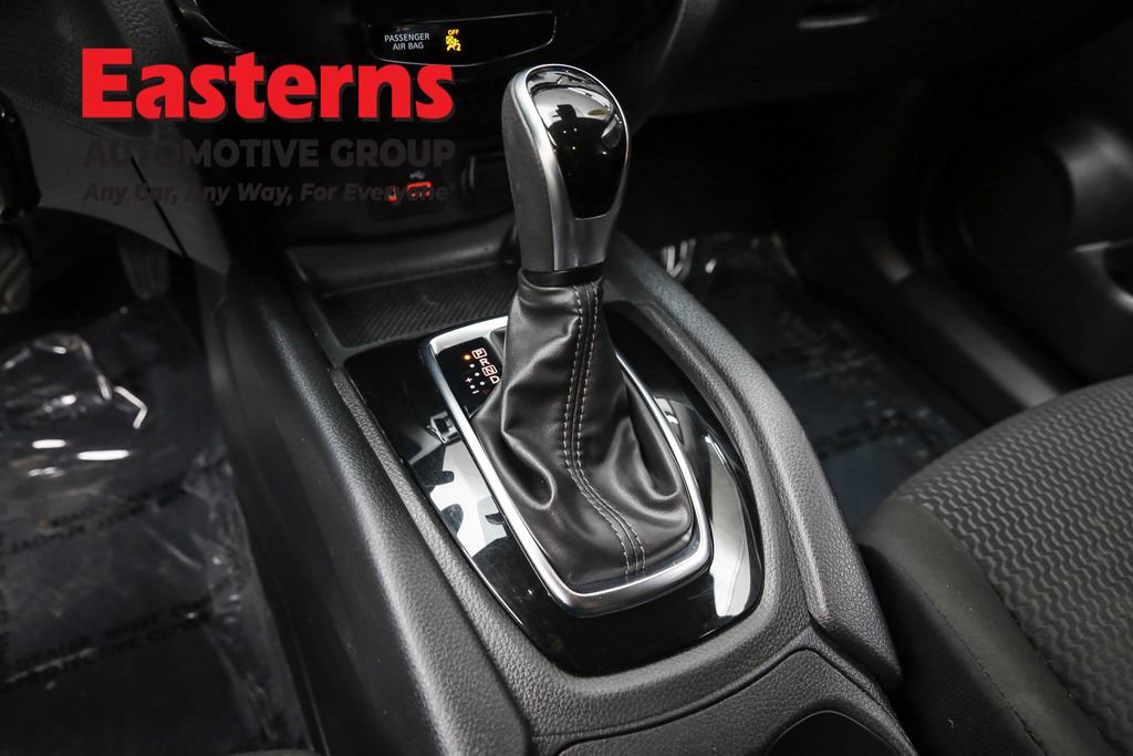 Used 2021 Nissan Rogue Sport S image 13