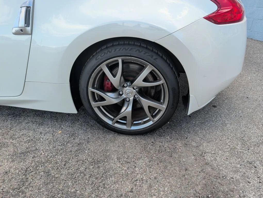 Used 2016 Nissan 370Z Touring Sport RWD image 10