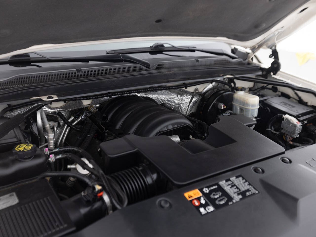 Used 2015 Chevrolet Suburban LT AWD/4WD image 42