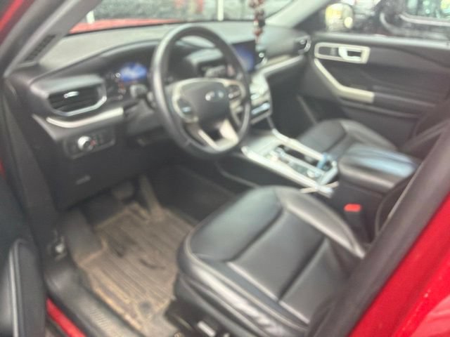 Used 2021 Ford Explorer XLT w/ Equipment Group 202A AWD/4WD image 4