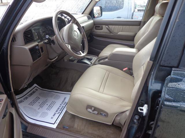 Used 1997 Toyota Land Cruiser w/ Leather Trim Pkg AWD/4WD image 8