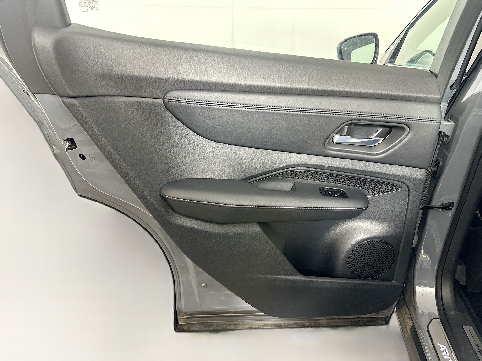 Used 2024 Nissan Ariya AWD image 26