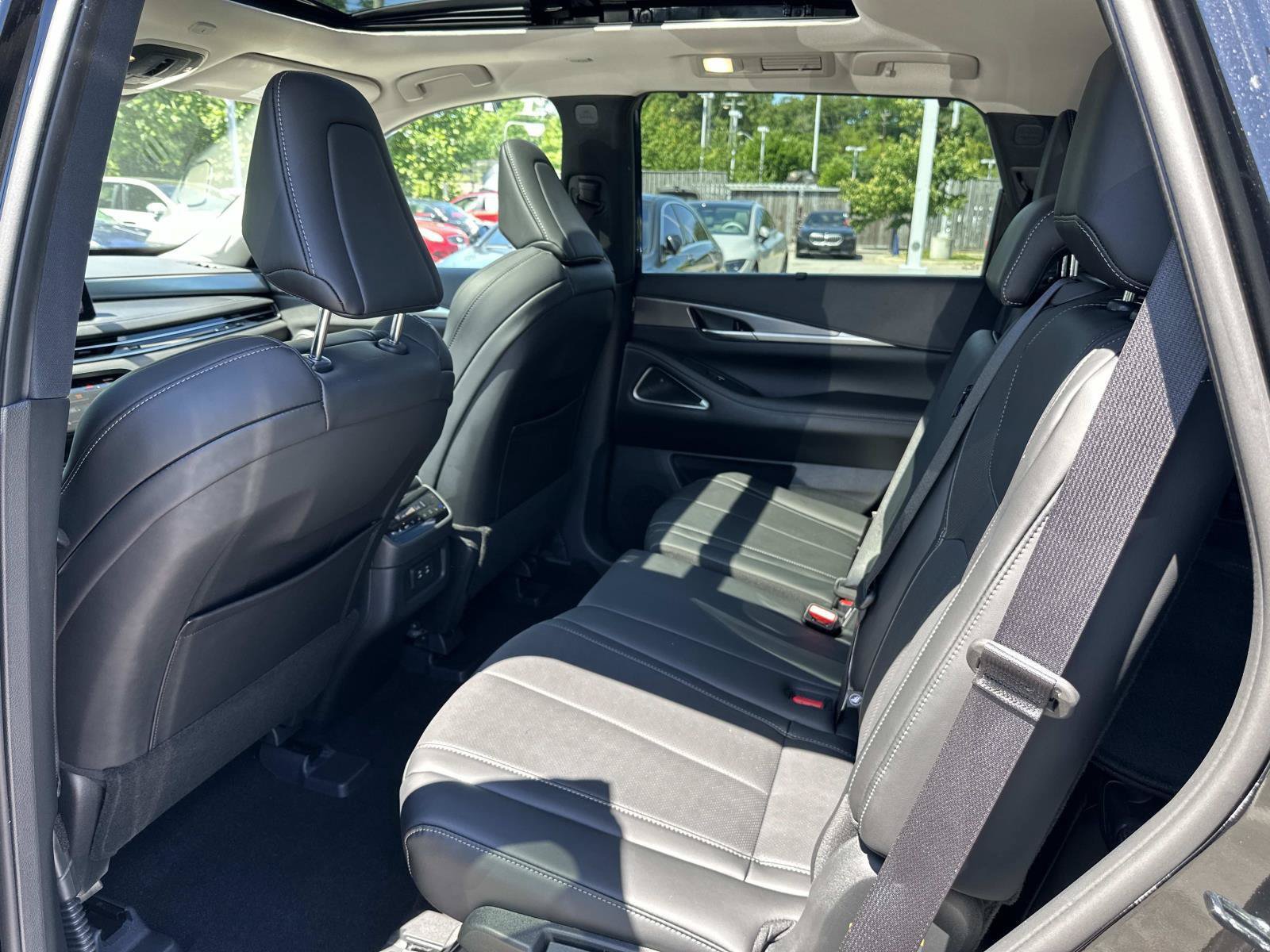 Used 2026 INFINITI QX60 Luxe w/ Cargo Package AWD/4WD image 30