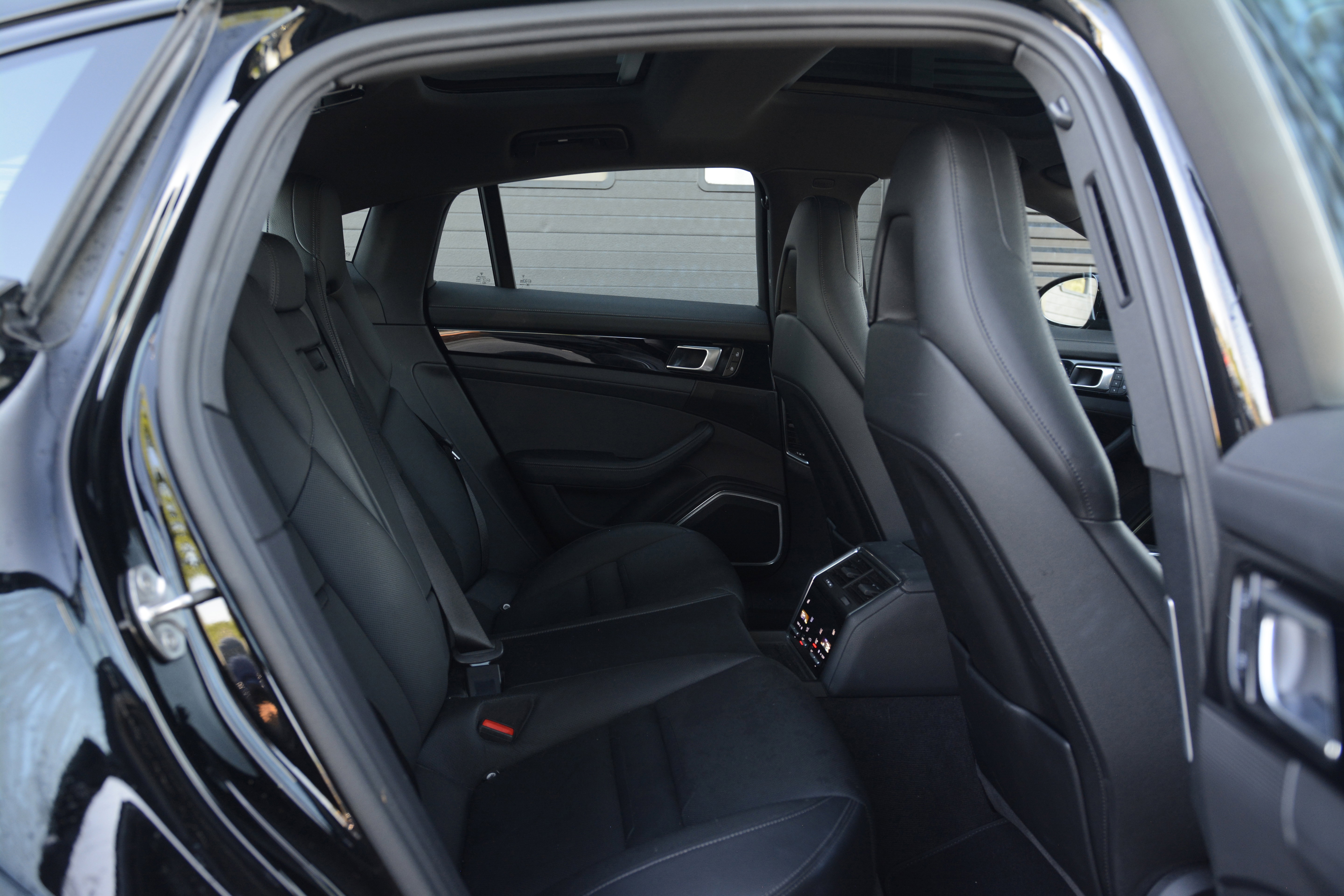 Certified 2023 Porsche Panamera image 35
