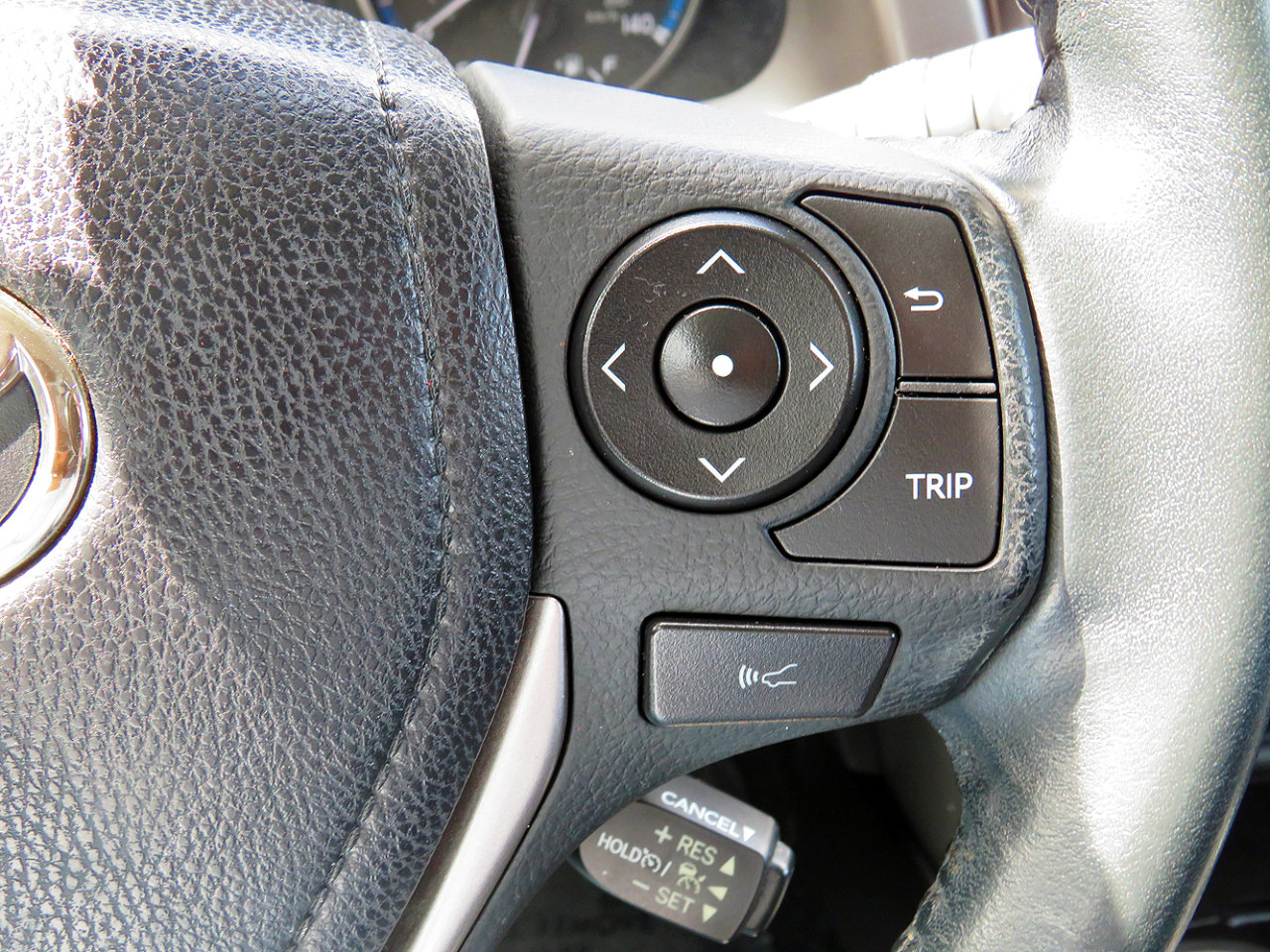 Used 2018 Toyota RAV4 XLE image 26