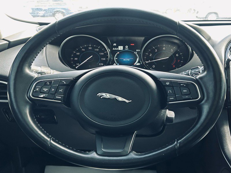 Used 2020 Jaguar F-PACE Premium AWD/4WD image 18