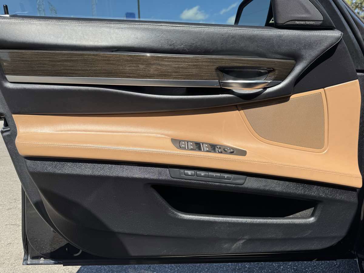 Used 2015 BMW 740Li image 27