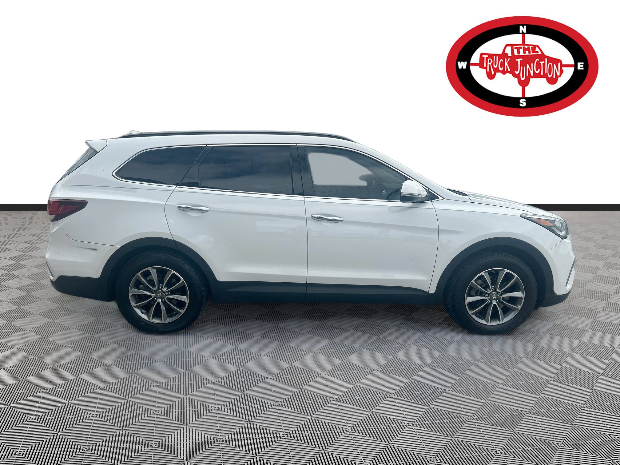 Used 2017 Hyundai Santa Fe SE w/ SE Premium Package 02 FWD image 8