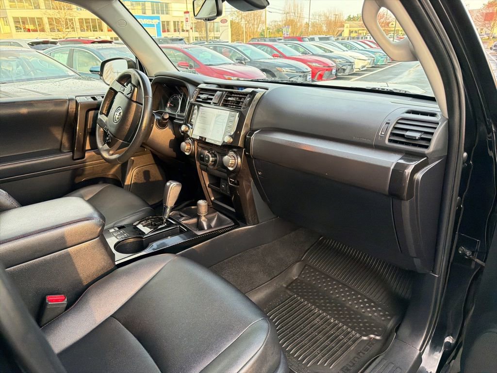 Used 2021 Toyota 4Runner Venture w/ Moonroof Package AWD/4WD image 10