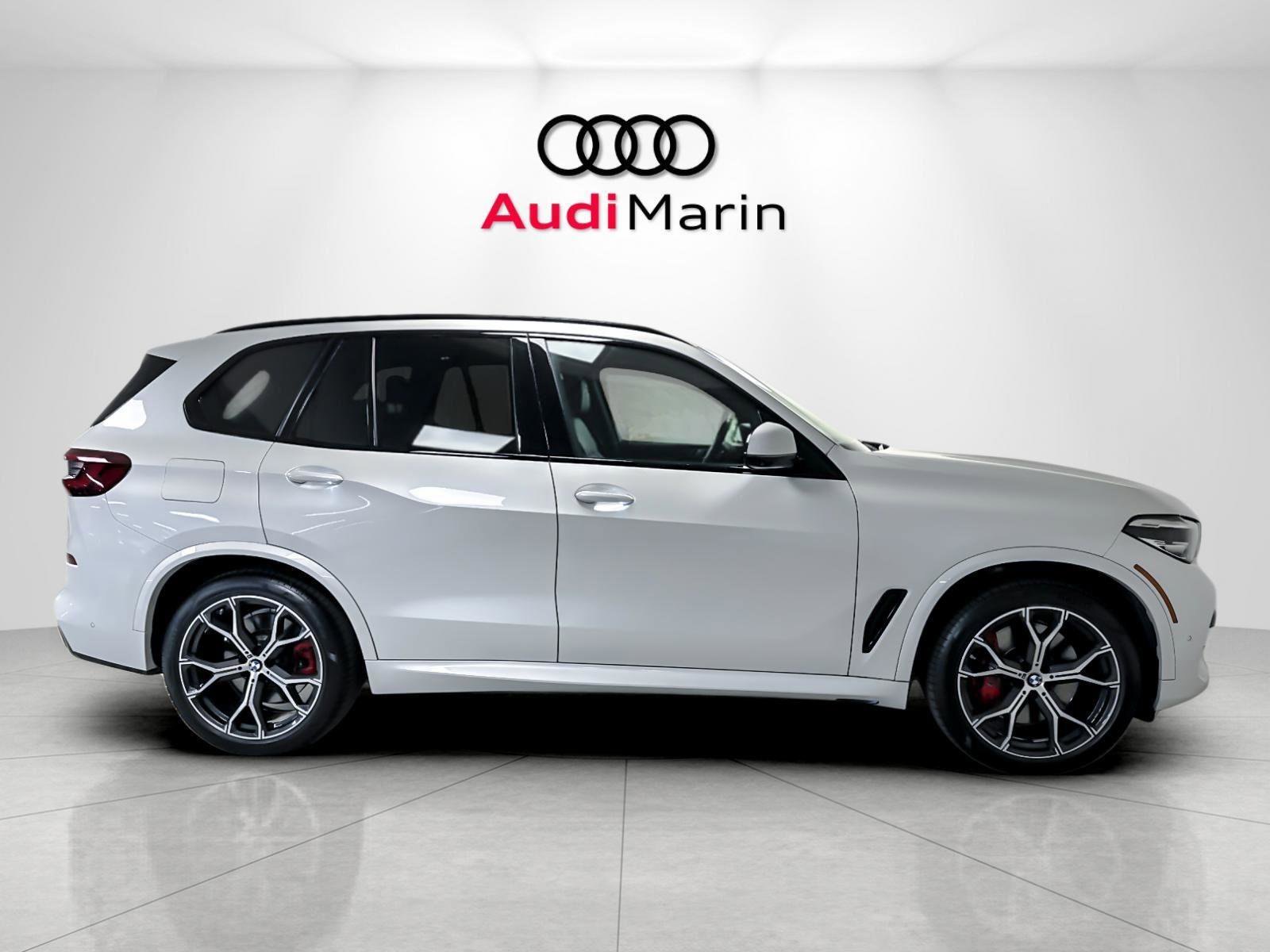 Used 2022 BMW X5 M50i image 6