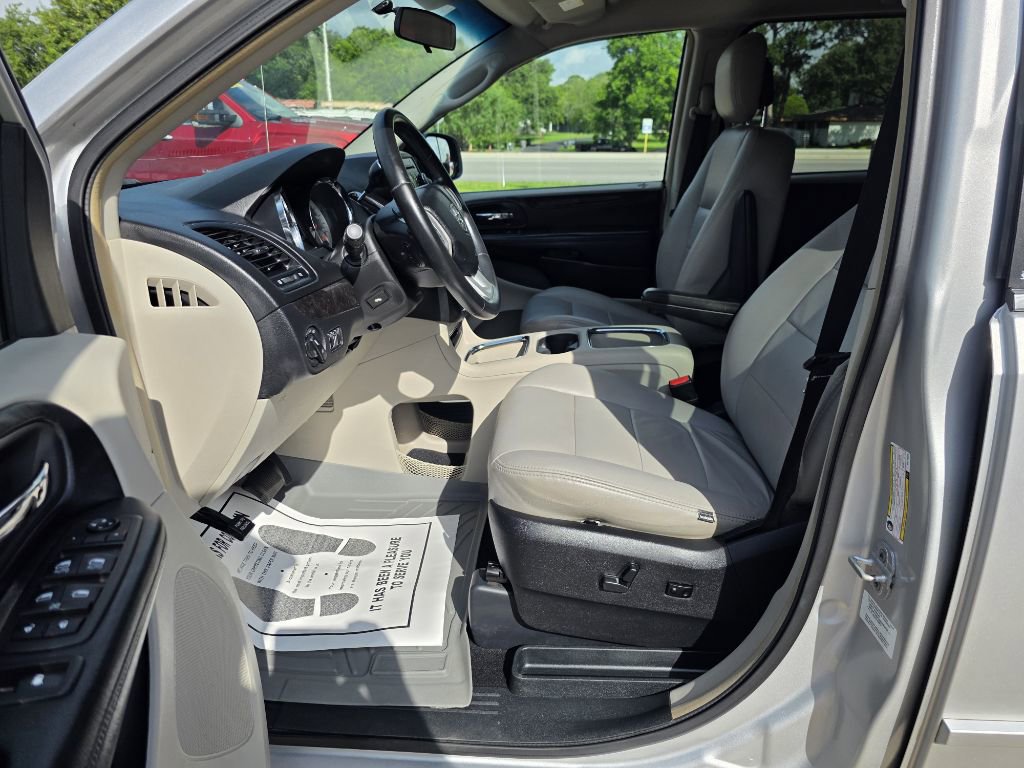 Used 2012 Dodge Grand Caravan Crew FWD image 11