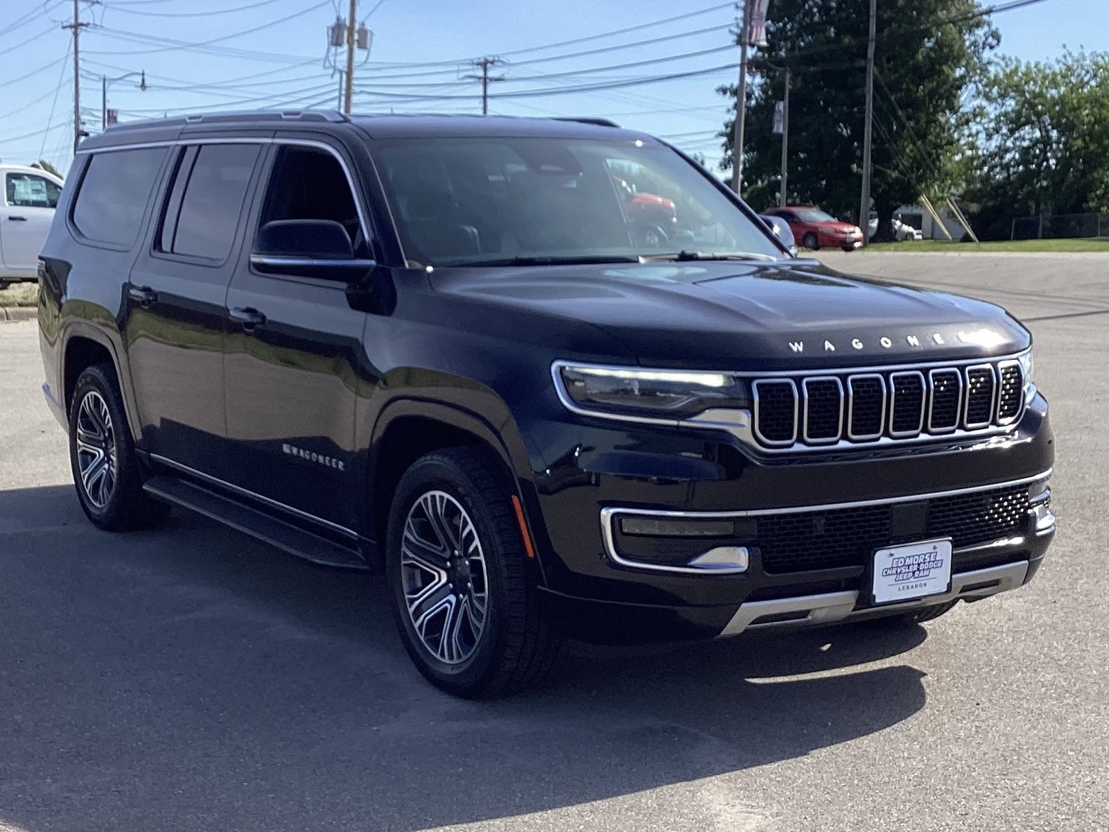 Used 2024 Jeep Wagoneer L Series II w/ Flexible Seating Group AWD/4WD image 3