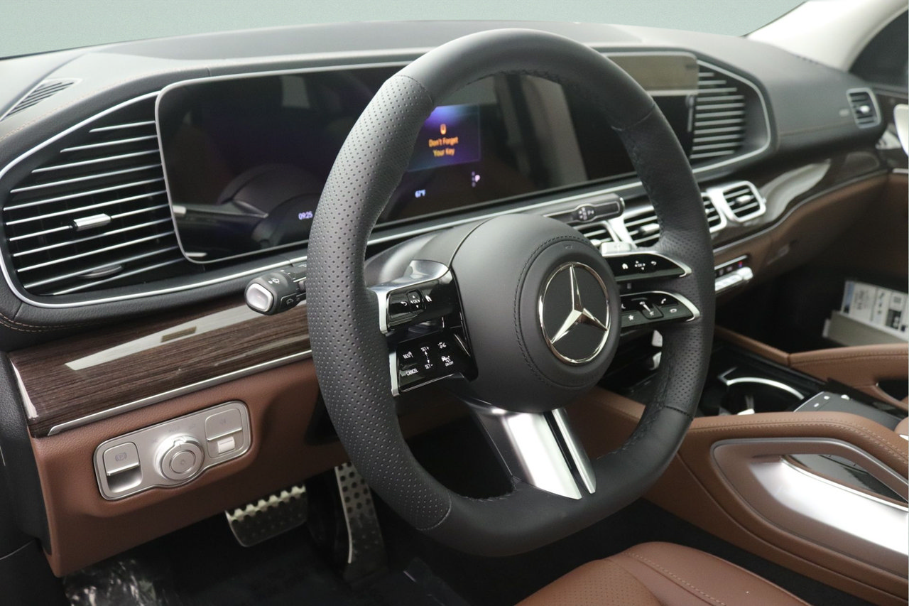 New 2026 Mercedes-Benz GLS 450 4MATIC image 4