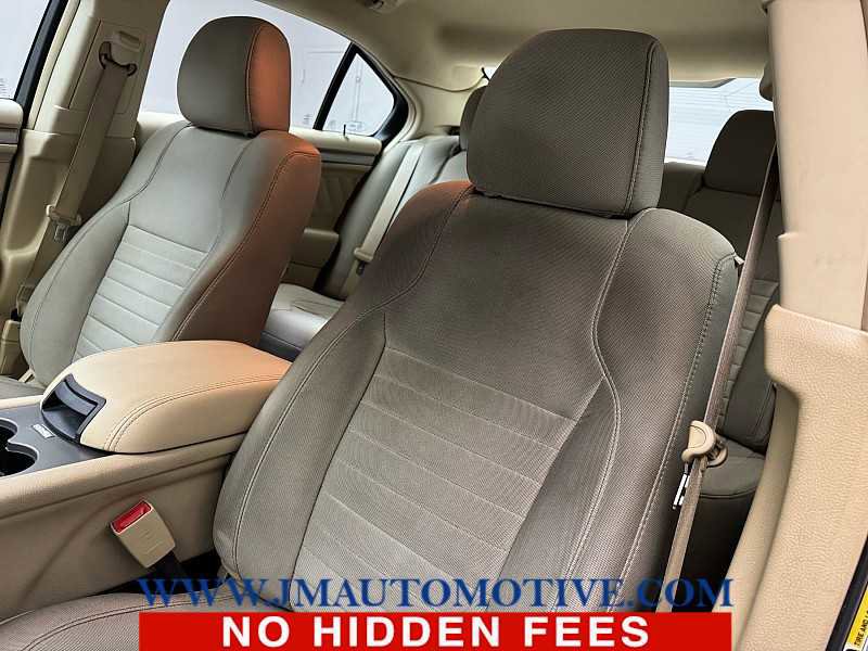 Used 2015 Ford Taurus SE image 13