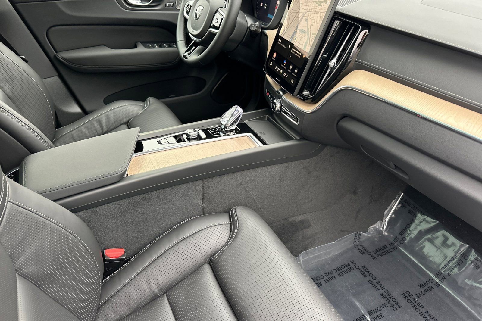 New 2026 Volvo XC60 B5 Ultra w/ Climate Package AWD/4WD image 18