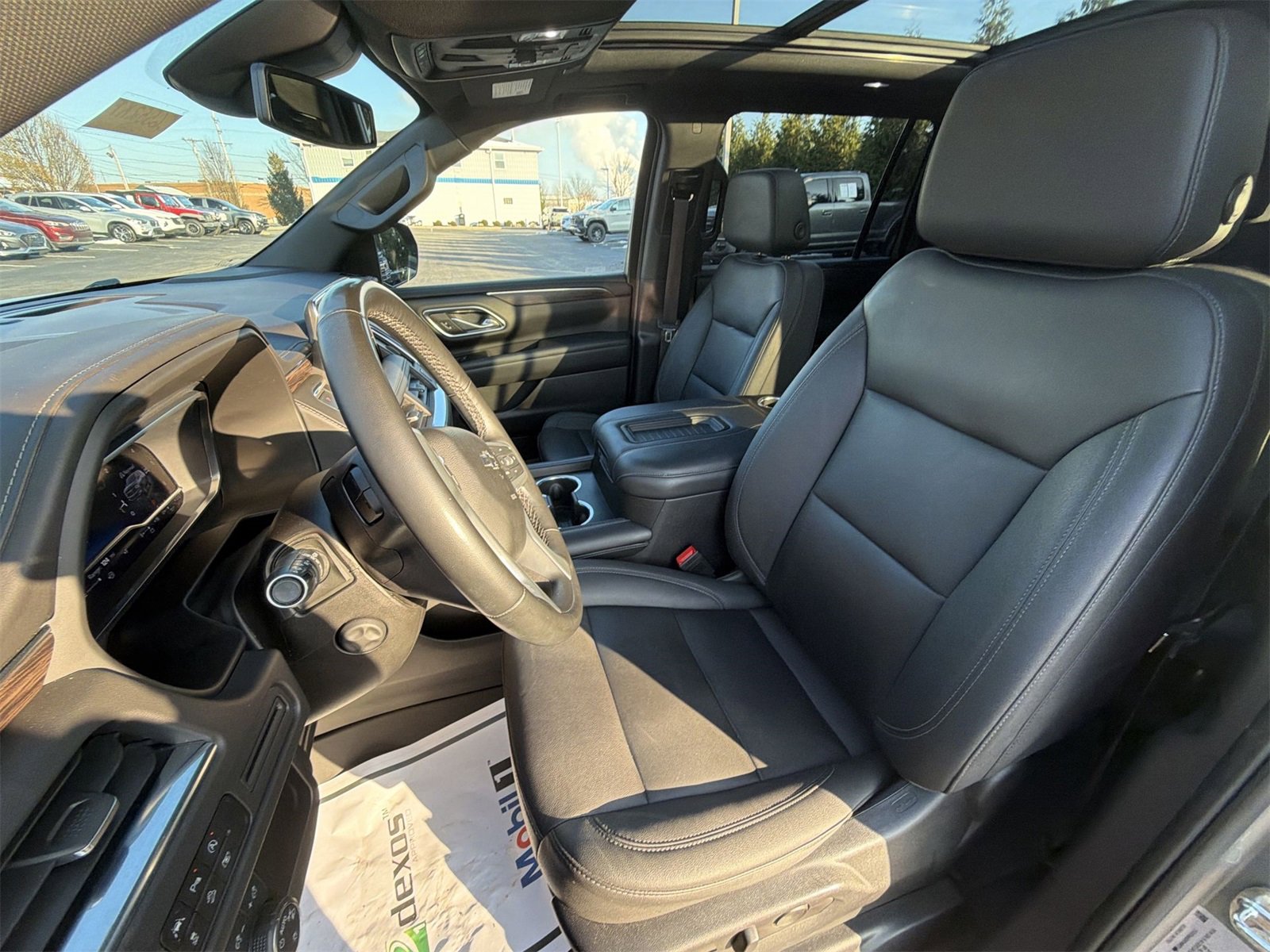 Used 2023 Chevrolet Suburban Z71 w/ Luxury Package image 19