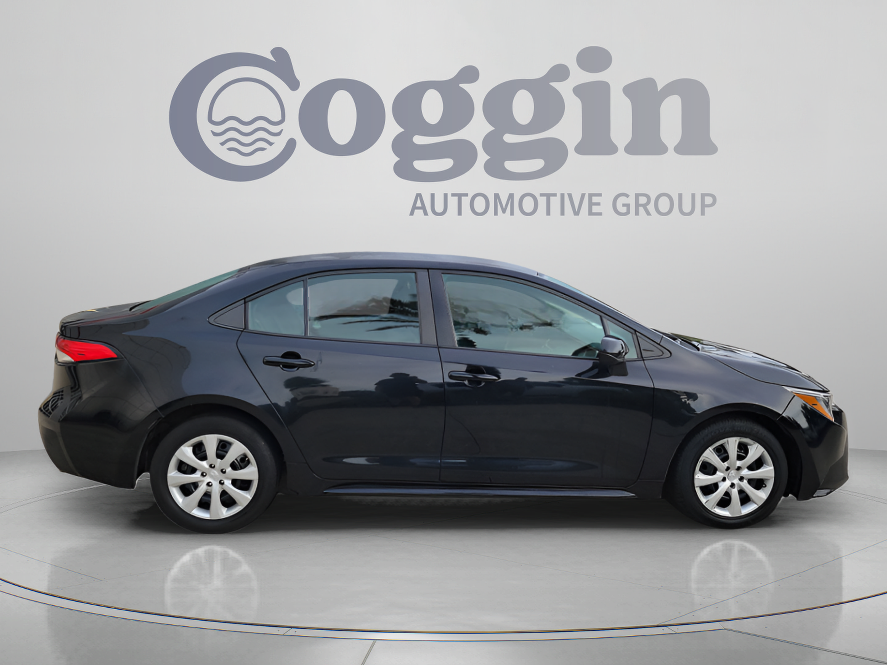 Used 2024 Toyota Corolla LE FWD image 5