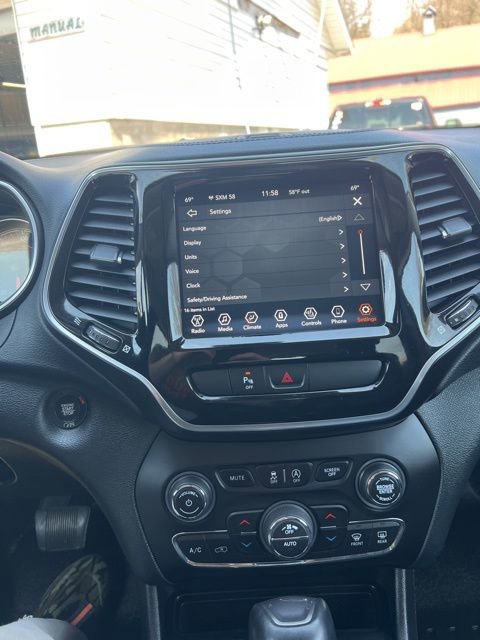 Used 2020 Jeep Cherokee Limited AWD/4WD image 33
