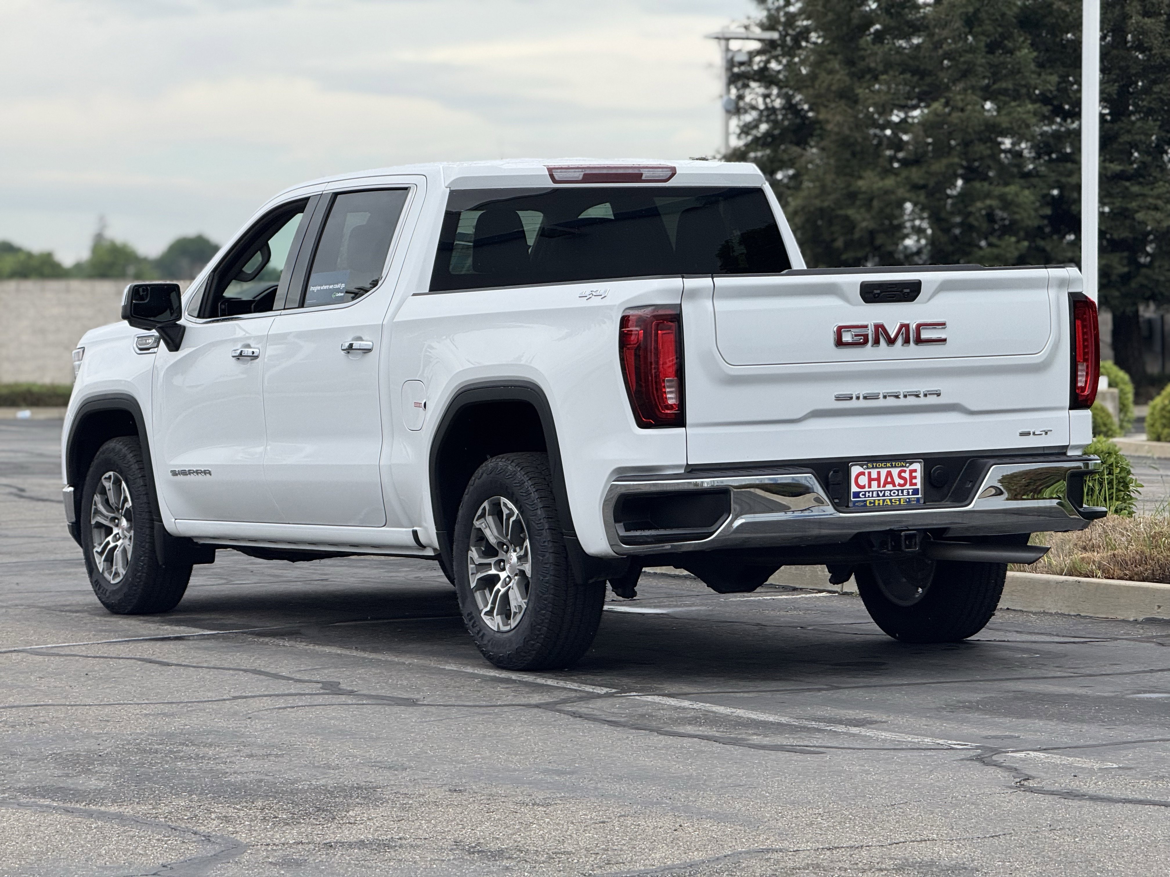 Used 2025 GMC Sierra 1500 SLT AWD/4WD image 5