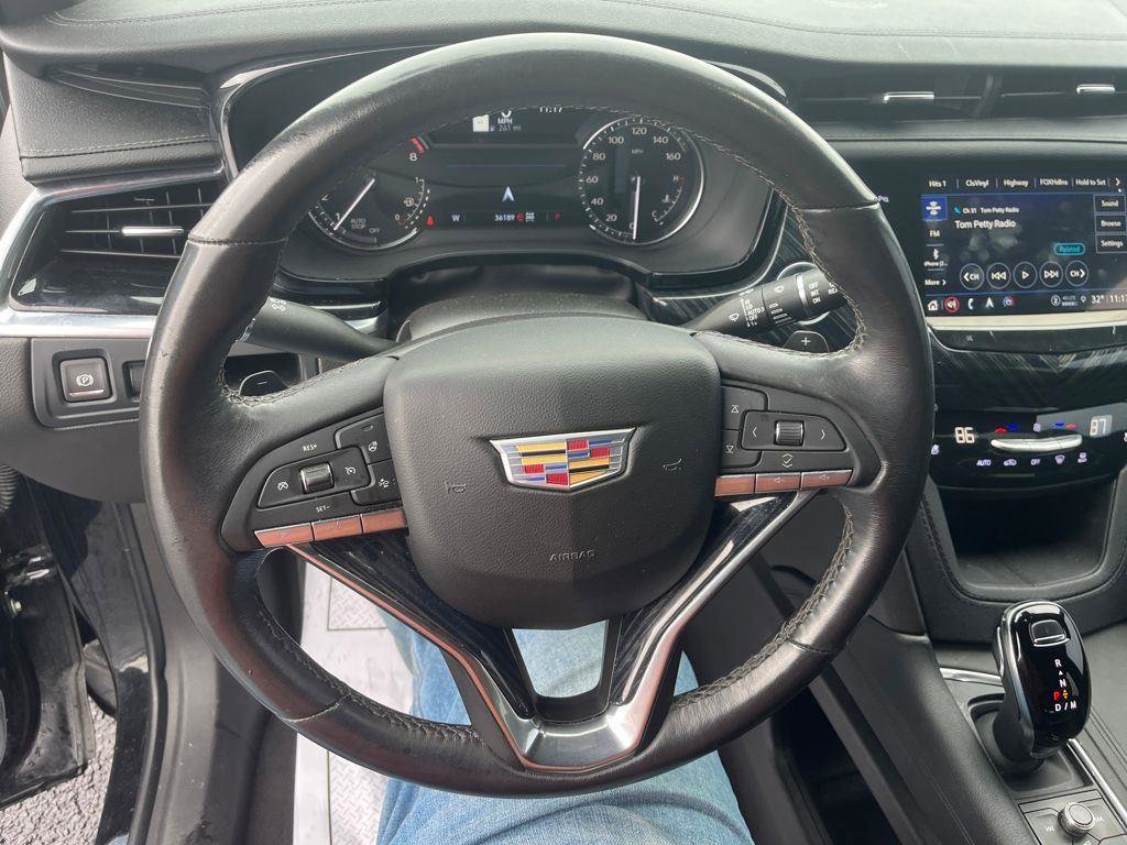 Used 2024 Cadillac XT6 Premium Luxury AWD/4WD image 10