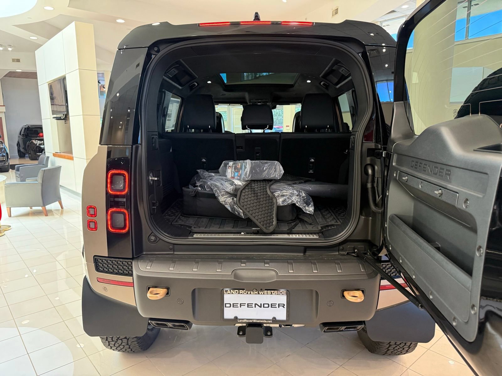 New 2026 Land Rover Defender 110 OCTA AWD/4WD image 49