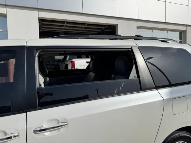 Used 2018 Toyota Sienna XLE Premium FWD image 29