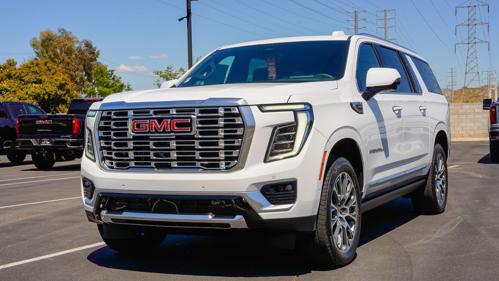 New 2026 GMC Yukon XL Denali w/ Denali Reserve Package AWD/4WD image 2