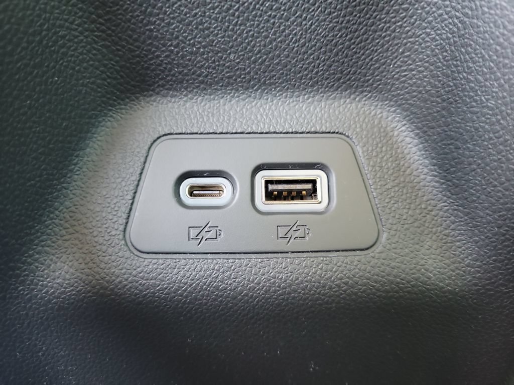 Used 2023 Buick Envision Essence FWD image 14