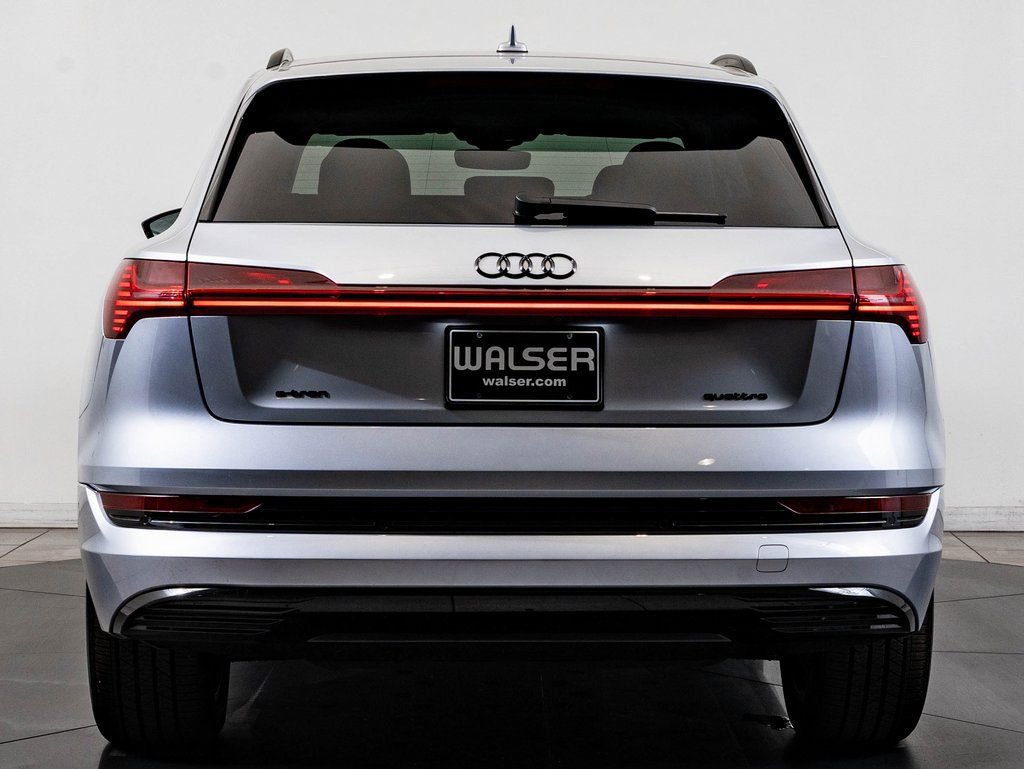 Used 2022 Audi e-tron Premium w/ Convenience Plus Package AWD/4WD image 6
