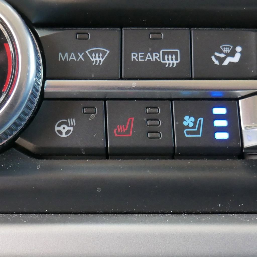 Used 2022 Ford Expedition XLT AWD/4WD image 7