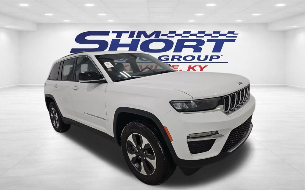 Used 2025 Jeep Grand Cherokee Limited 4xe image 3