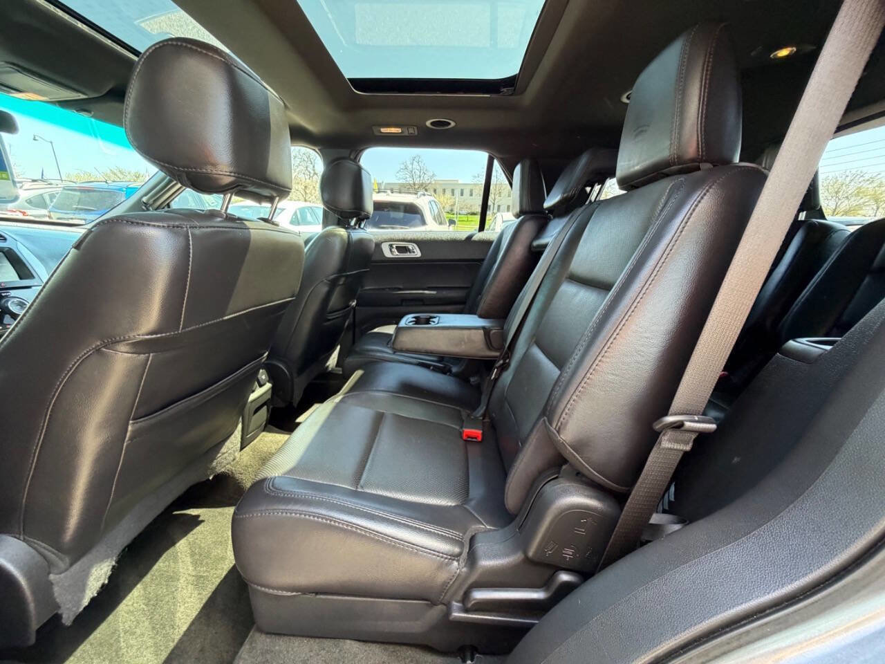 Used 2014 Ford Explorer Limited w/ Equipment Group 301A AWD/4WD image 33