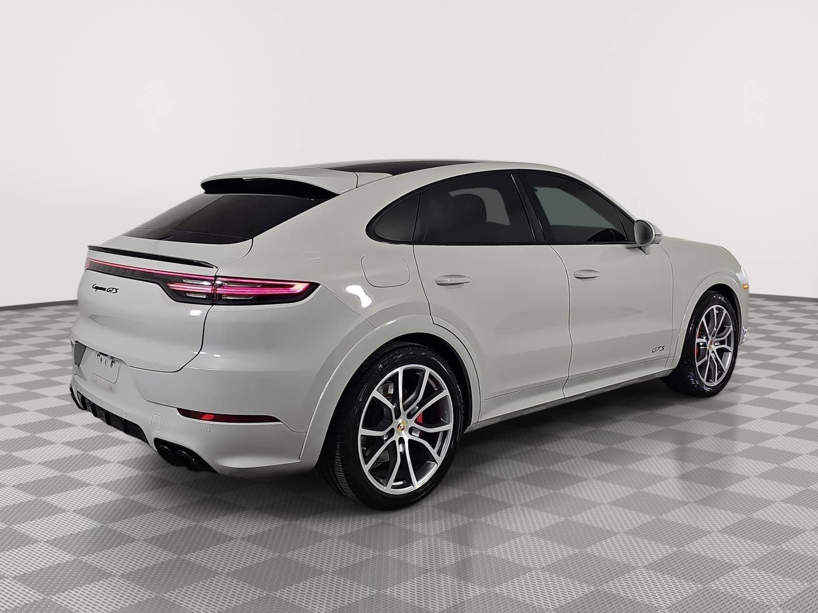 Used 2021 Porsche Cayenne GTS AWD/4WD image 8