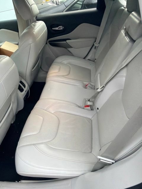 Used 2019 Jeep Cherokee Limited AWD/4WD image 15