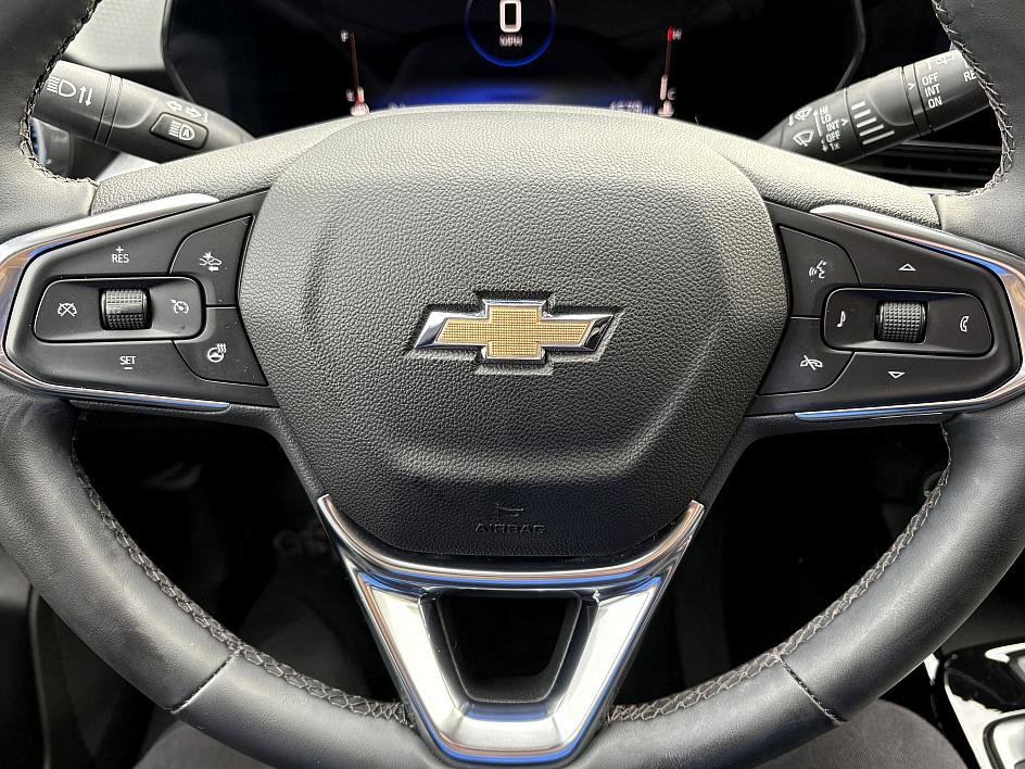 Used 2025 Chevrolet Trax LT w/ Driver Confidence Package image 19