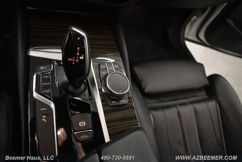 Used 2018 BMW 530e iPerformance image 35