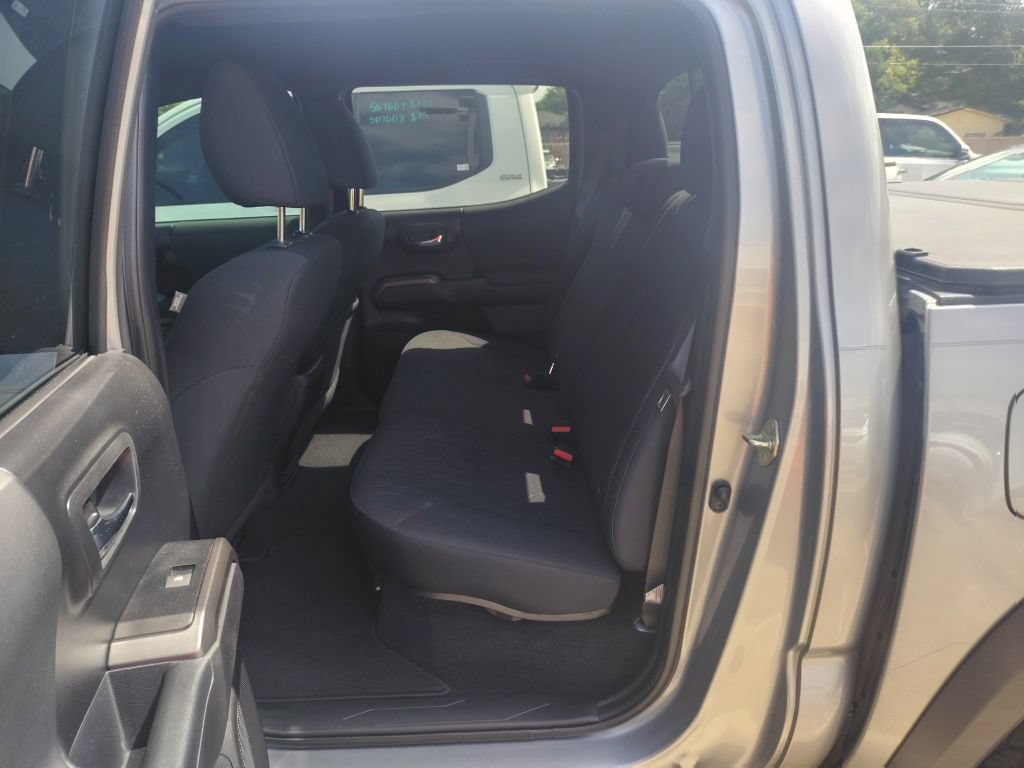 Certified 2020 Toyota Tacoma TRD Off-Road AWD/4WD image 6