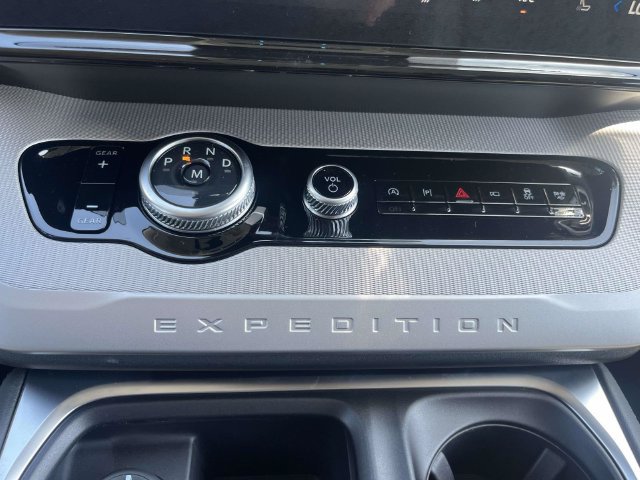 New 2027 Ford Expedition Max Active RWD image 19