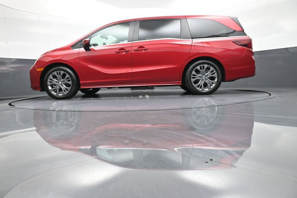 Used 2025 Honda Odyssey Touring image 37