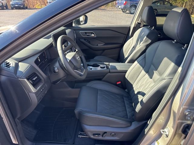 Used 2026 Nissan Rogue Platinum w/ Platinum Premium Package image 12